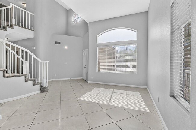 Building Photo - Beautiful 4 bedroom home in Summerlin!