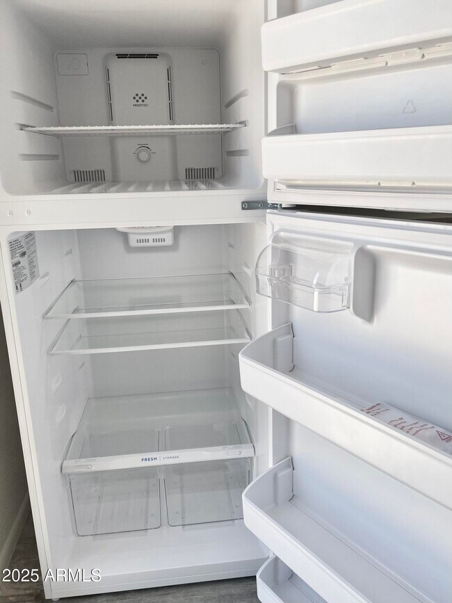 Foto del edificio - 143 S Mountain Rd