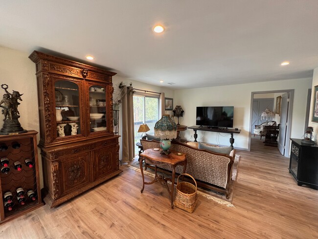 Living room - 16227 Askin Dr
