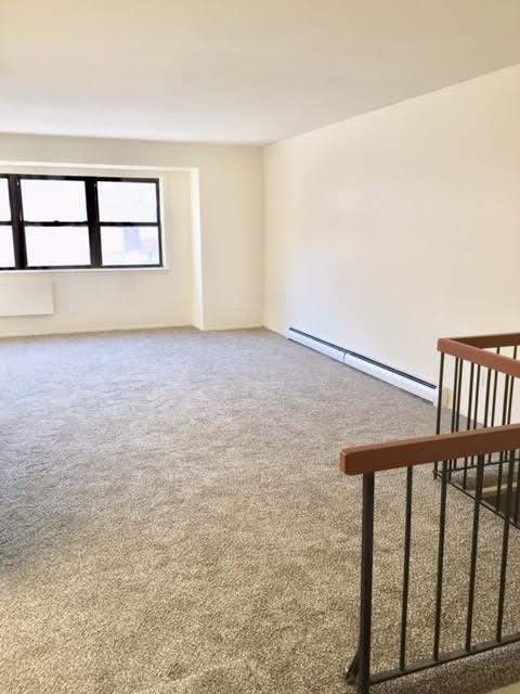 Foto del edificio - 240-35-240-70 70th Ave