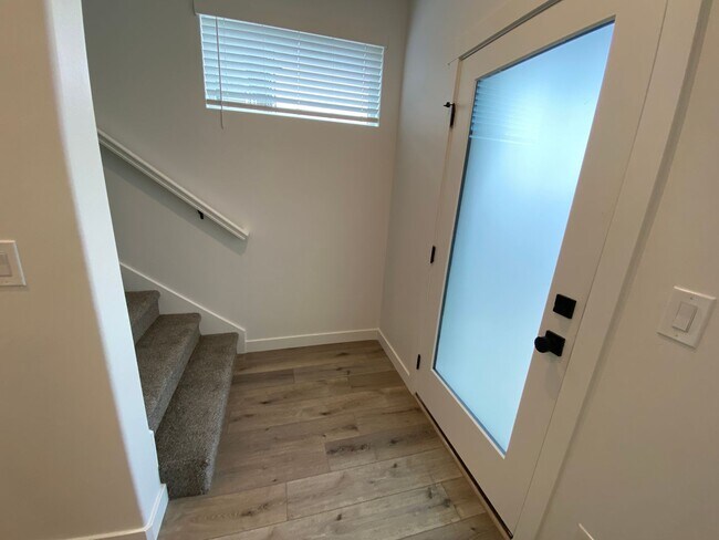 Building Photo - Newer Rockwell Ranch Townhome
