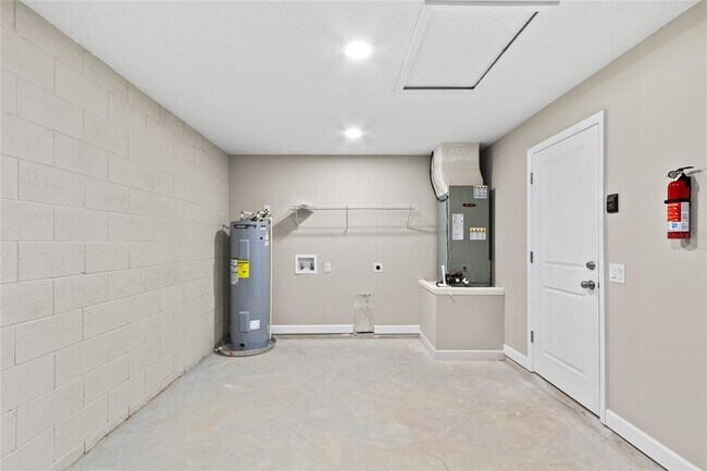 Foto del edificio - 921 E Clifford Ave