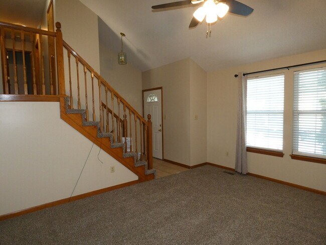 Building Photo - Beautiful Home in Smithville!