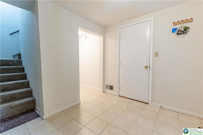 Building Photo - 8315 Countryside Ln