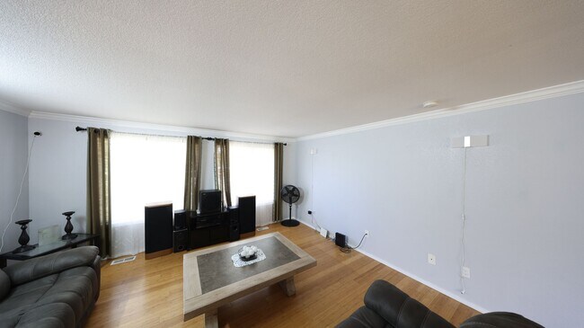 Foto del edificio - 3 Bed 2 Bath - Ideal Location - Pet Friendly - NAS Whidbey