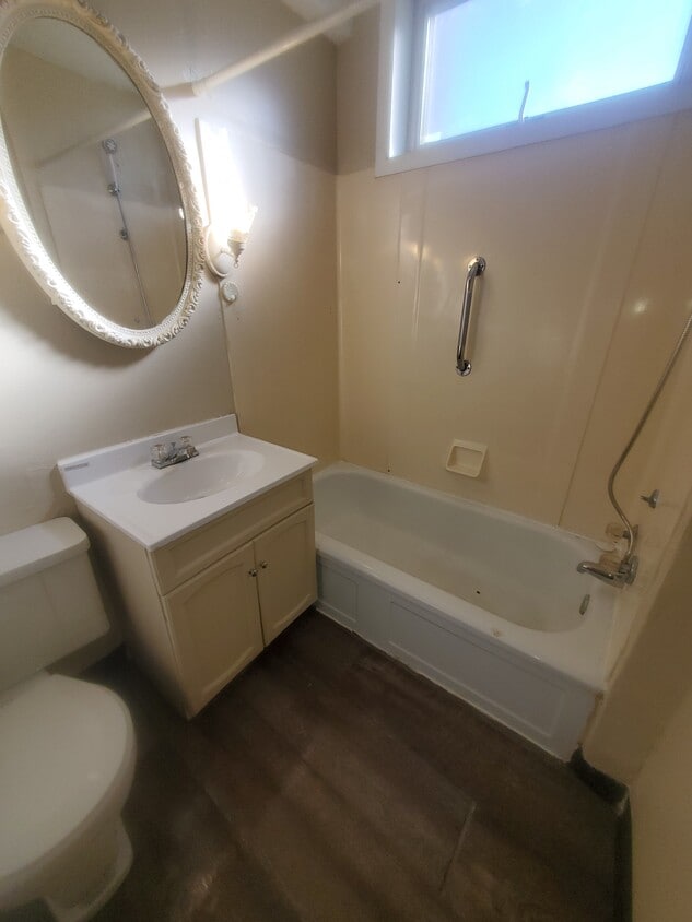 Primary Photo - 303 W Highland Dr