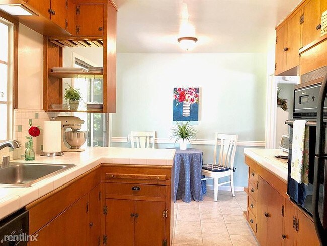 Foto del edificio - 2 br, 1 bath House - 2413 Morse Ave
