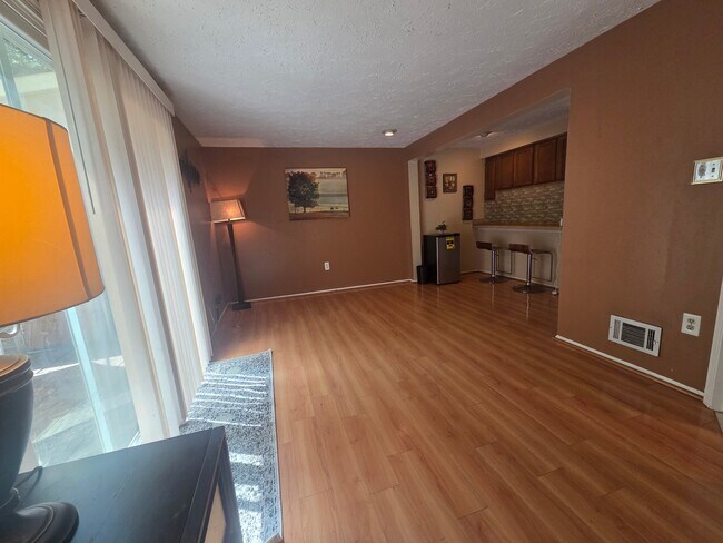 Foto del edificio - 1598 Pin Oak Dr