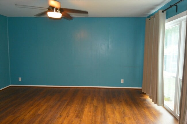 Building Photo - 501 Jerry St