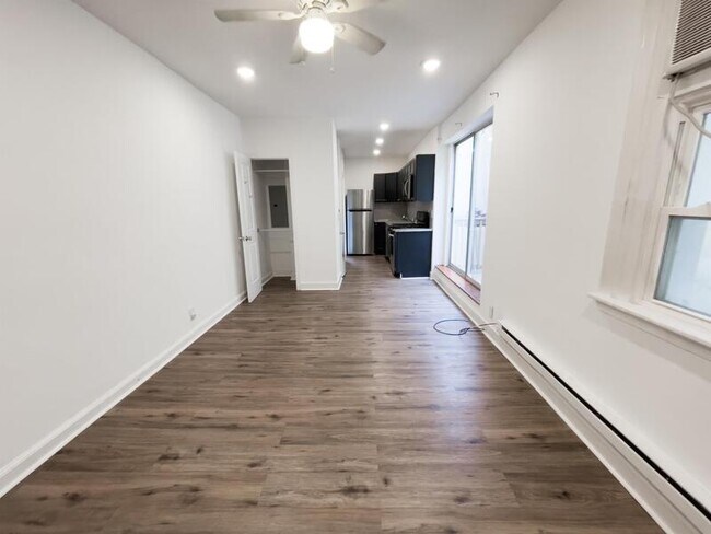 Building Photo - 785 S 2nd St