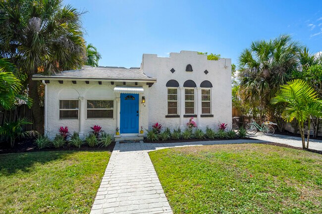 Building Photo - 326 Barcelona Rd