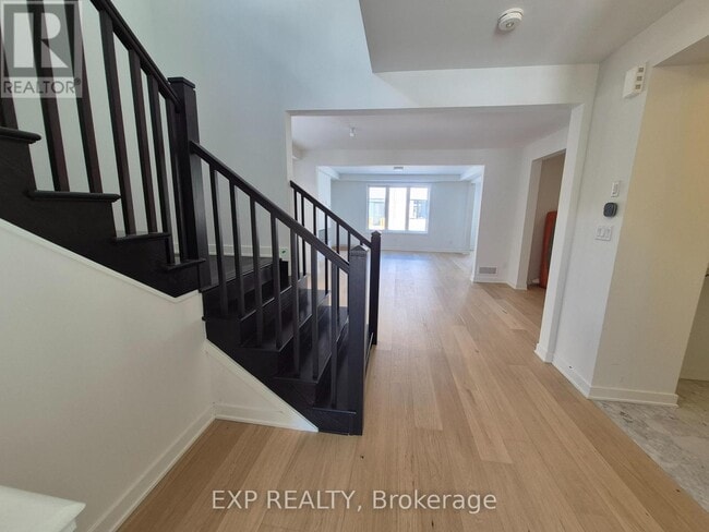 Building Photo - 805 Pearly Everlasting Crois.