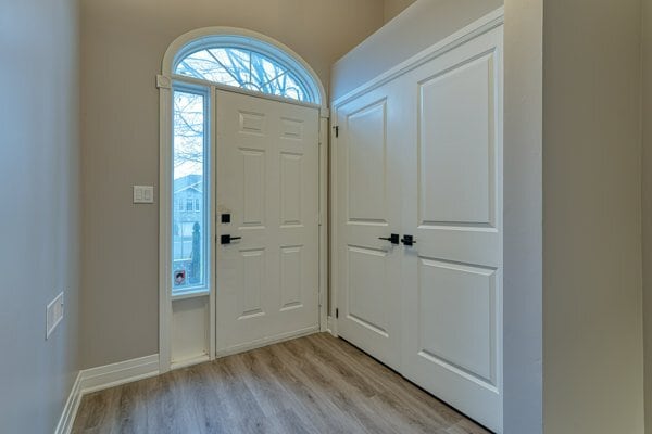 Building Photo - 1344 Brackenwood Crescent