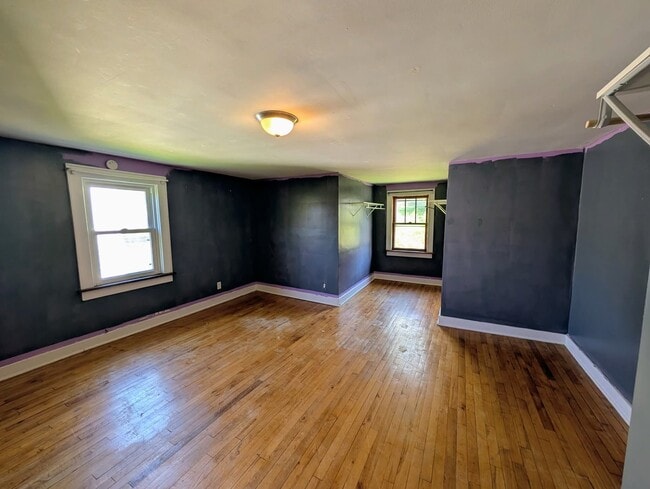 Building Photo - 405 W Green St