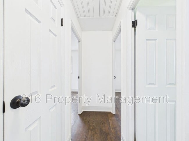 Building Photo - 1406 N Ponca Dr