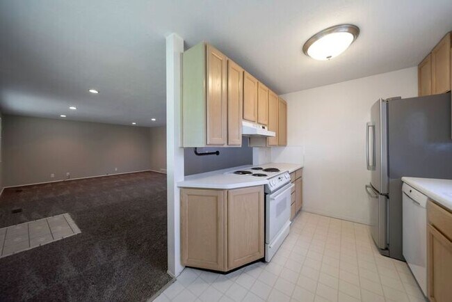 Foto del edificio - Charming Condo in Meadowbrook Village w 1 ...
