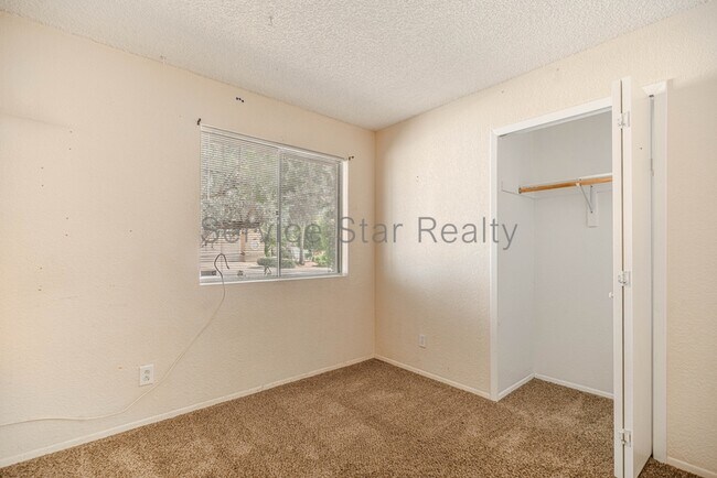Building Photo - 14626 N 38th St