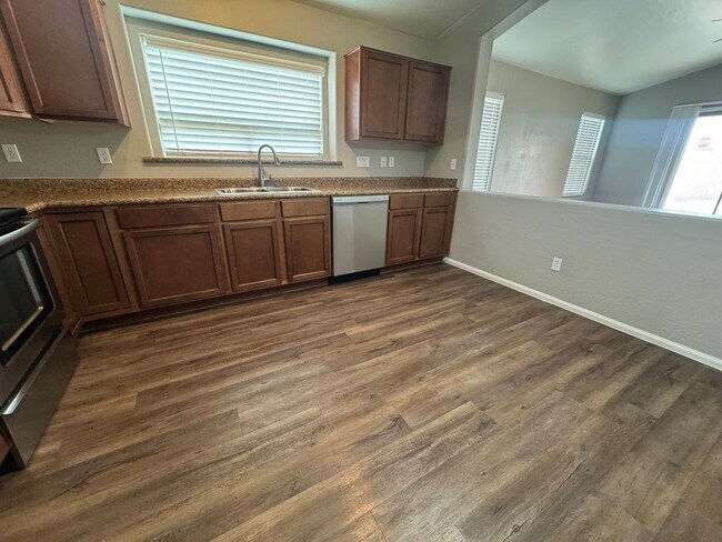 Foto del edificio - Spacious 3 bedroom 2 bath home in Circle Cross Ranch - San Tan Valley