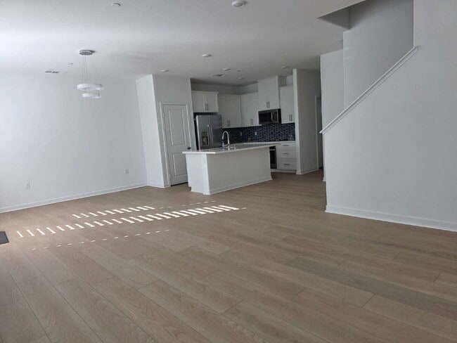 Building Photo - Sycamore Heights Masterpiece "Spacious 3-B...