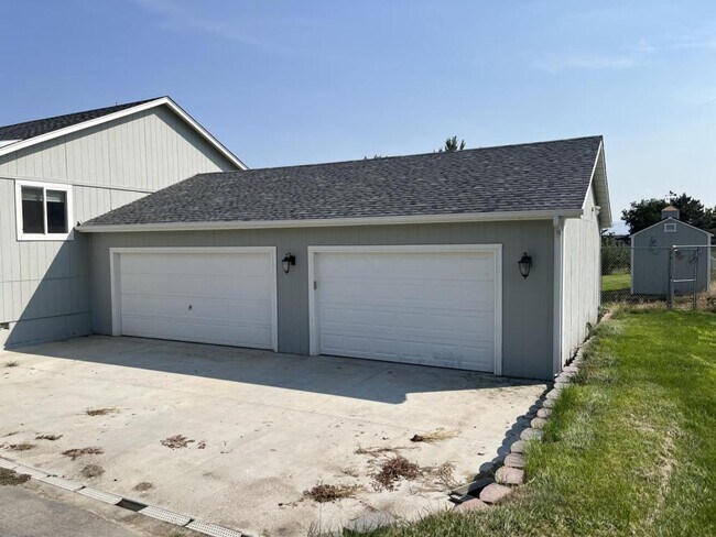 Foto del edificio - 22563 Hanley Dr