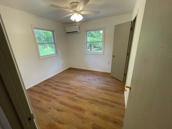 Foto del edificio - Lake Drive