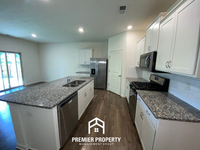 Foto del edificio - Modern 4BR/2BA Millington Home | Gourmet Island Kitchen & Luxury Primary Suite