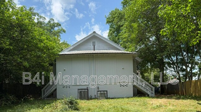 Foto del edificio - 422 Lakeview St