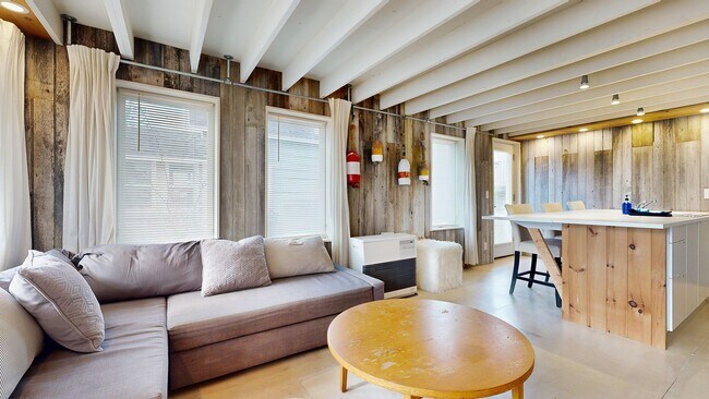 Foto del edificio - 42 Evergreen Ave