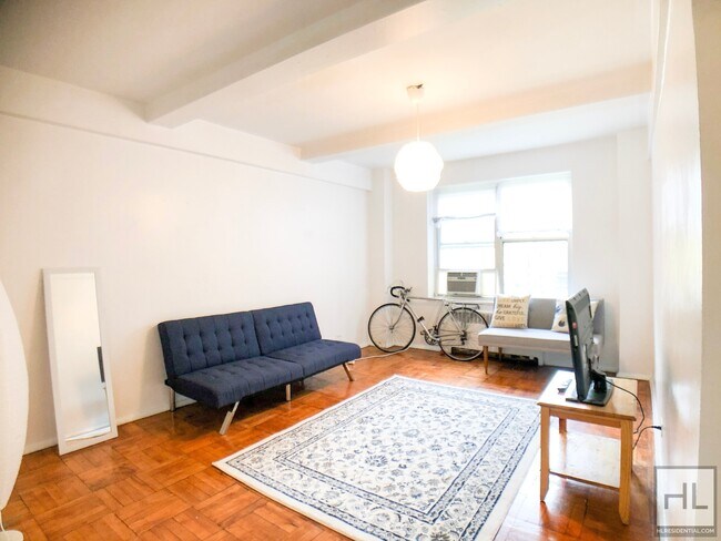 Building Photo - Spacious Grand Street & E Broadway