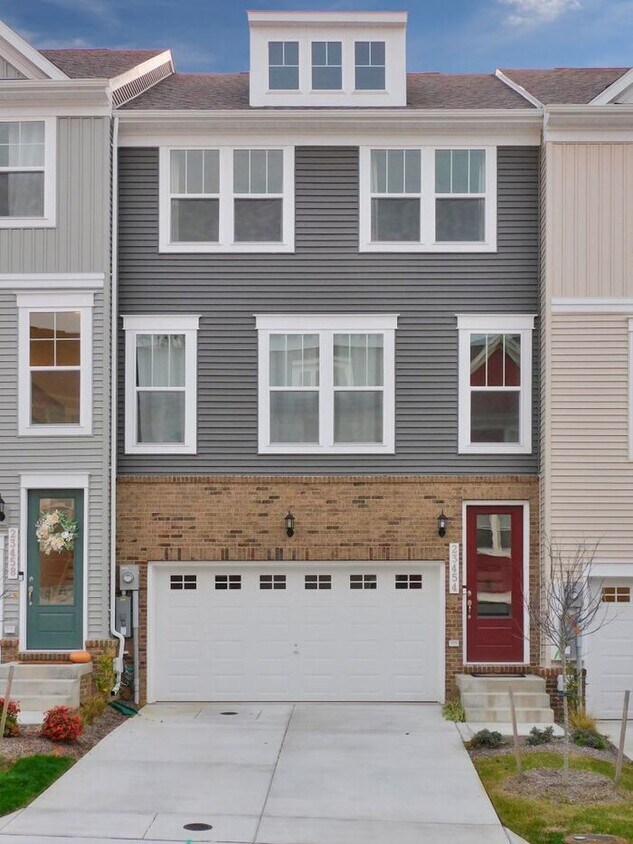 3Bedroom townhouse in Wildewood Townhome Rentals in California MD