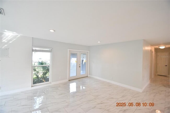 Building Photo - 1019 Spindle Palm Way