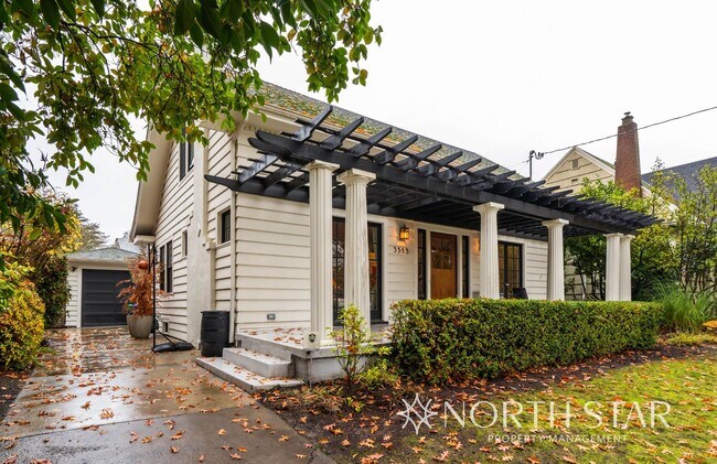 Foto del edificio - Classic Portland Home Heart of Irvington
