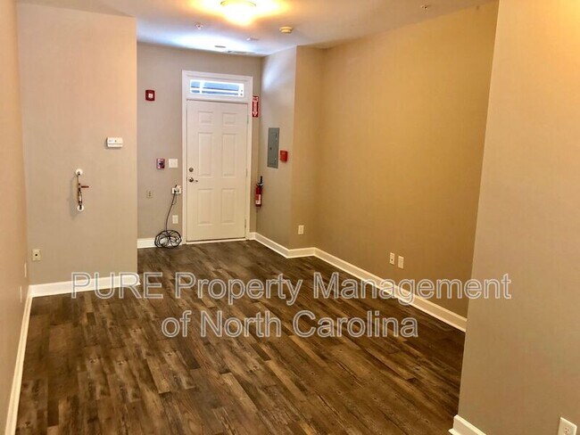 Foto del edificio - 8842 Arbor Creek Dr