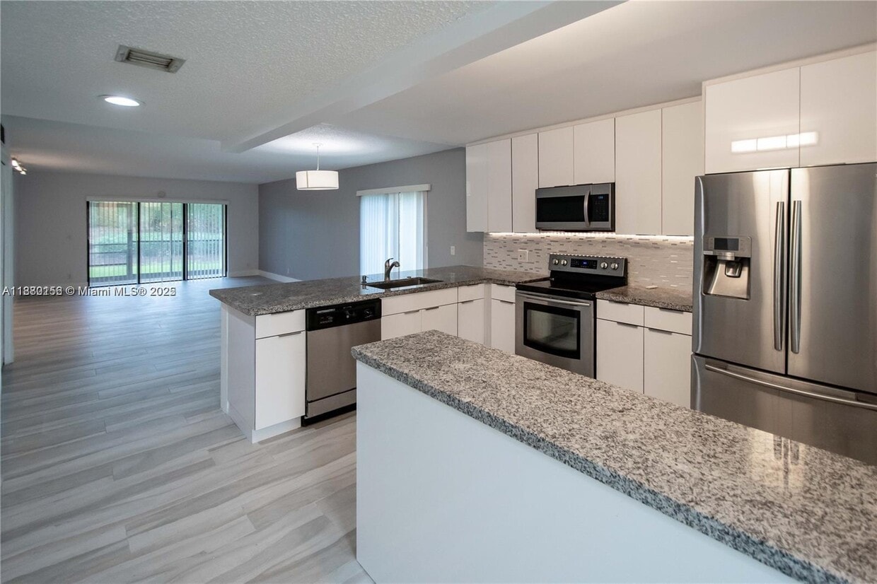 Foto principal - 16471 Blatt Blvd
