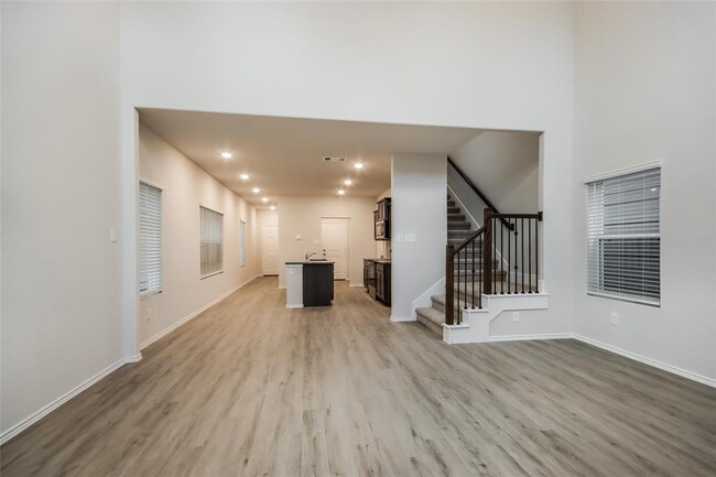 Building Photo - 15246 Estrella Rd W