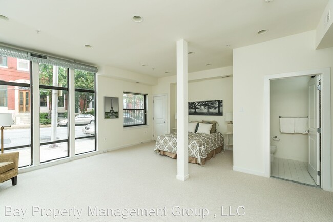 Building Photo - 4 br, 3.5 bath House - 125 Station North Mews