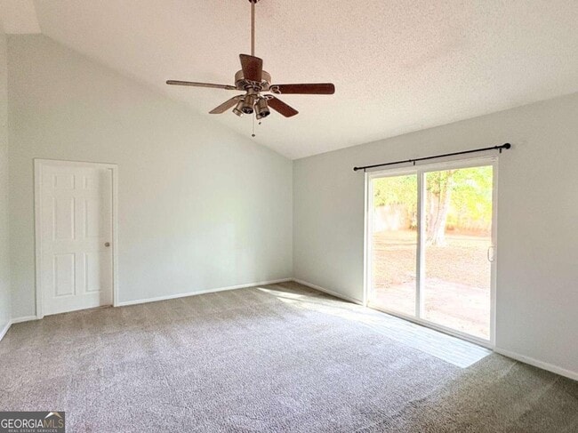 Building Photo - 304 McQueen Cir