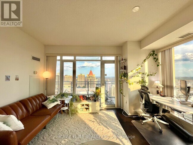 Building Photo - 360-2360 Square One Dr