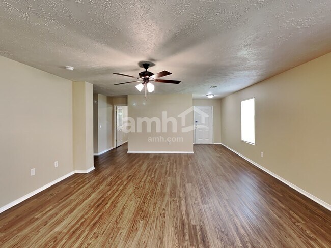 Foto del edificio - 2727 Sutherland Dr