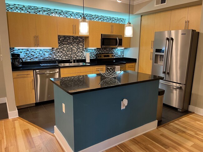 Foto del edificio - 4605 Cedar Springs Rd