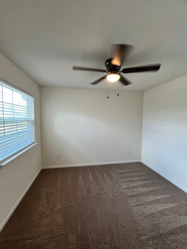 Foto del edificio - 9877 Fiddleback Ln