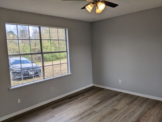 Foto del edificio - 1 Bedroom / 1 bathroom Stonewall Apartment