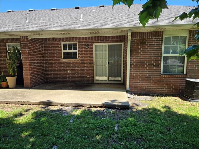 Foto del edificio - 2158 Kristy Ln