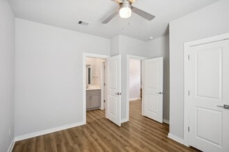 Building Photo - 5751 Spring Stuebner Rd