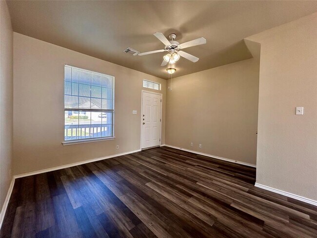 Foto del edificio - 2707 Westhampton Ct