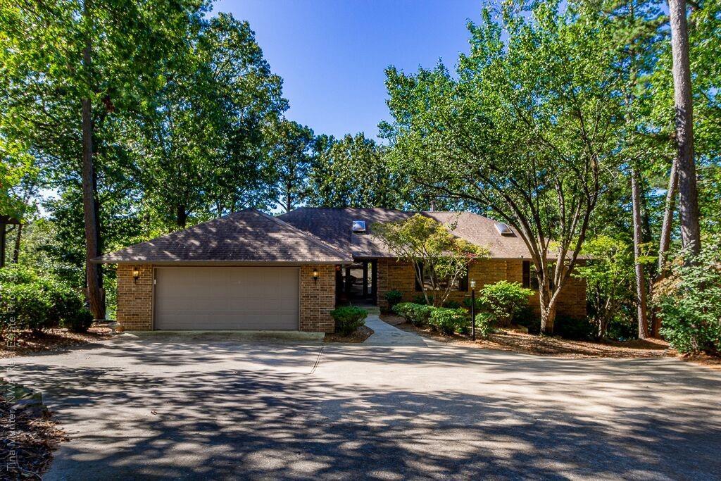 21 Devizis Dr, Bella Vista, AR 72714 House Rental in Bella Vista, AR