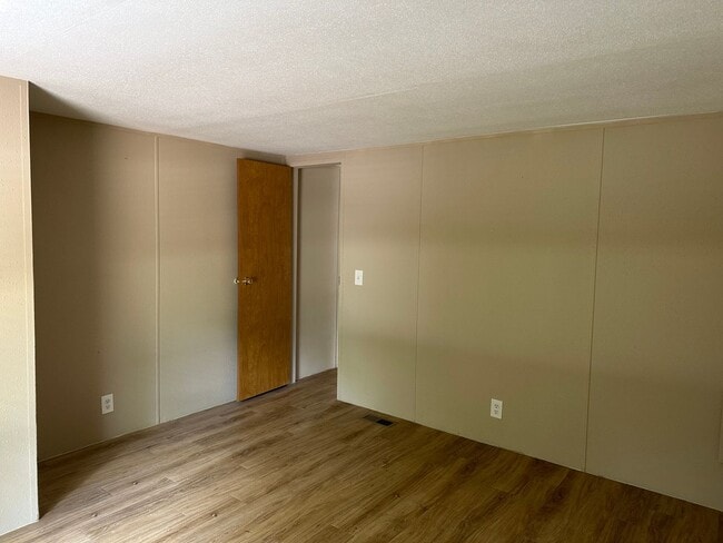 Foto del edificio - Well Maintained 2/2 home with fence enclosed