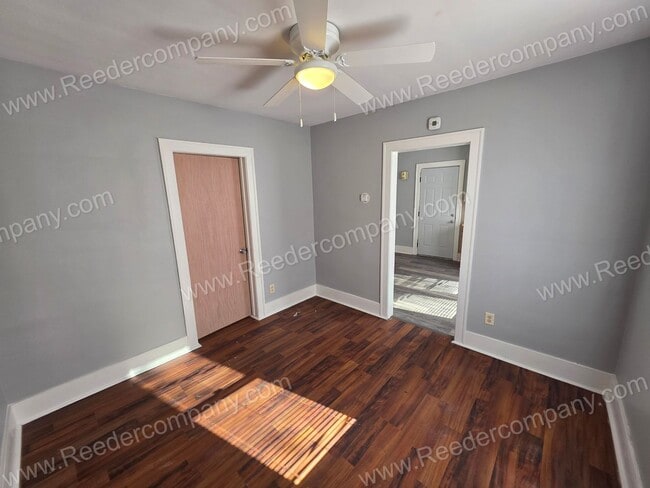 Foto del edificio - 4838 Walsh Ave