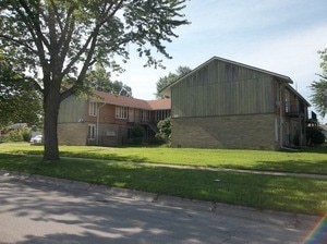 Building Photo - 924 E Willow St