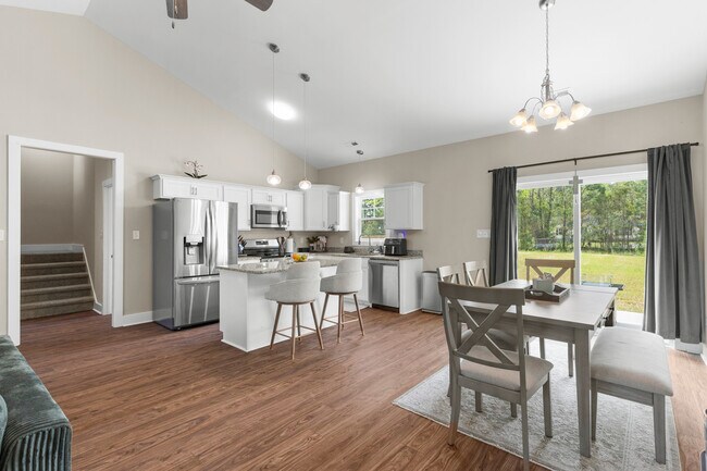 Foto del edificio - 306 E Theriault Ct